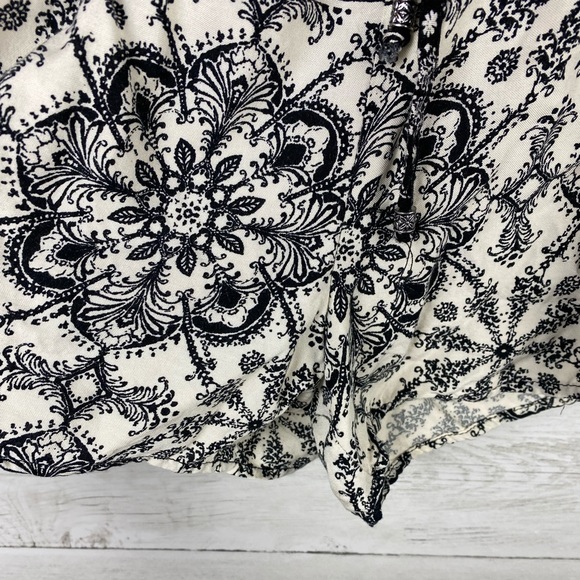 Black & Ivory Mandela Patterned Charlotte Russe Romper - Picture 5 of 8